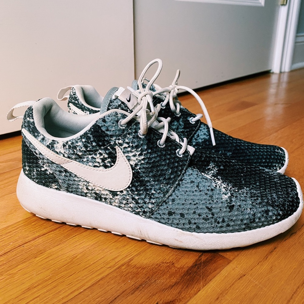 Camo Nike Roshe Sneakers Black/White/Grey